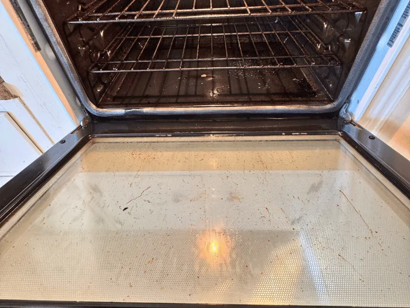 Antes de limpieza profunda de horno