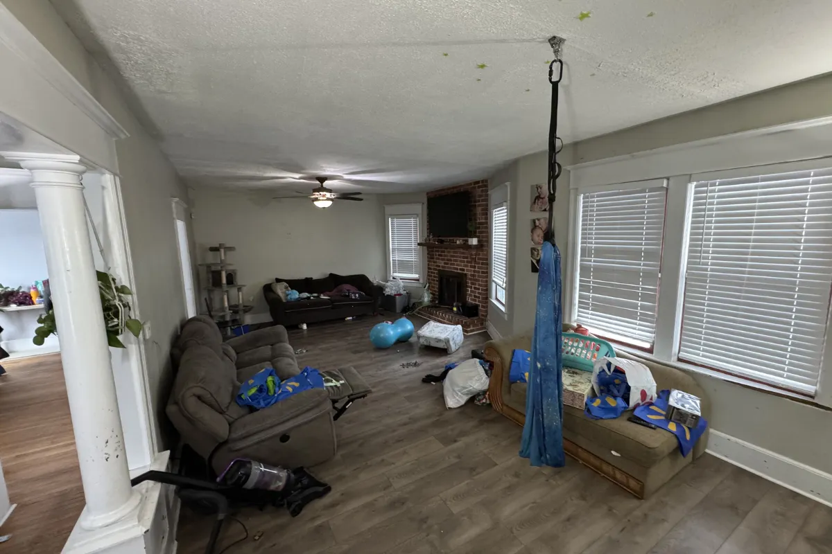 Before cleaning - Room space